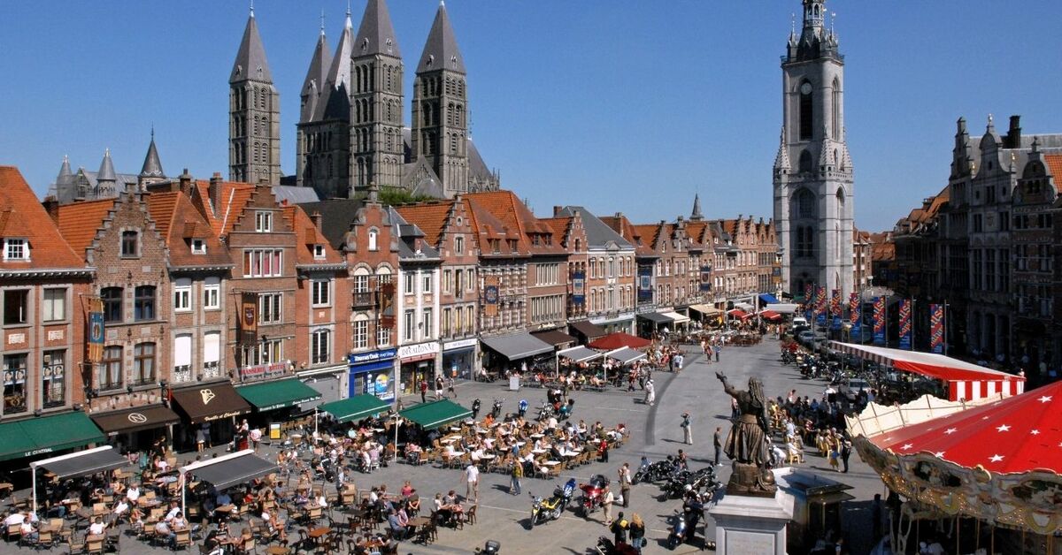 TOURNAI, CITE D'HISTOIRE ET D'ART, VOUS CHARME A CHAQUE COIN DE RUE !